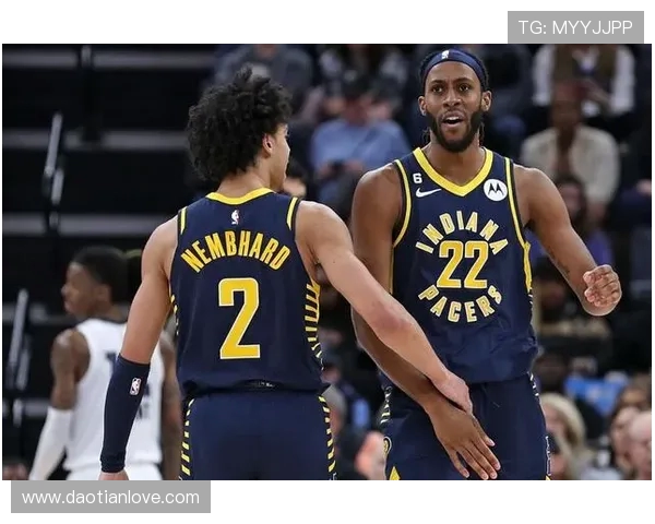 灰熊次轮新星斯莫尔手感火热半场高效砍下13分展现惊人投射实力